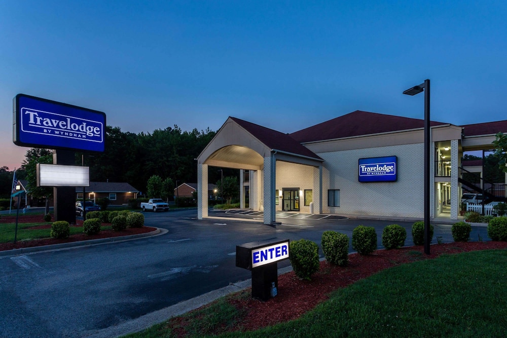Brentwood Inn and Suites (ex. Americas Best Value Inn and Suites Glen Allen/Richmond) 1/42