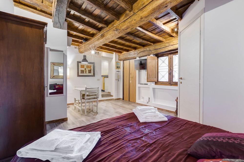 Pellegrino Campo de Fiori Suite 8/23