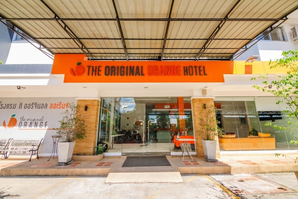 The Original Orange Rooms 5/30