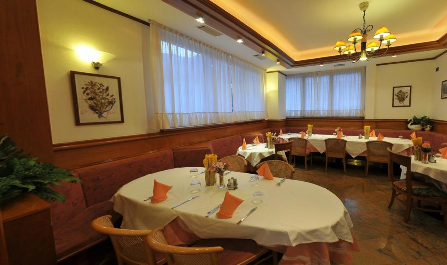 Hotel Vela 36/43