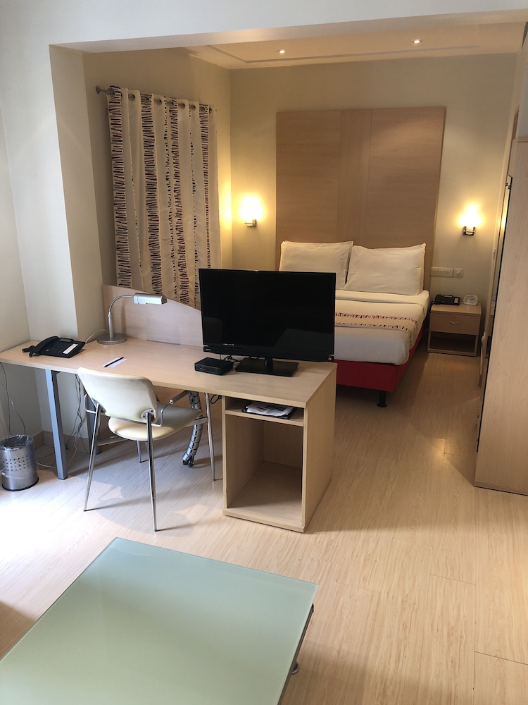 Avalon Courtyard Residence 22/31