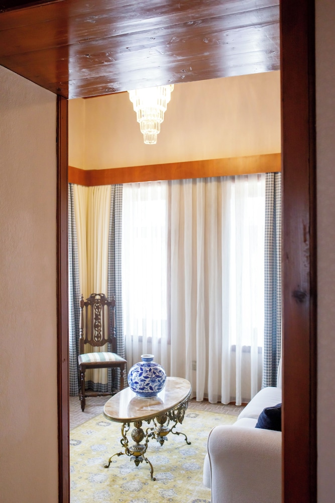 Bosnali Hotel 35/75