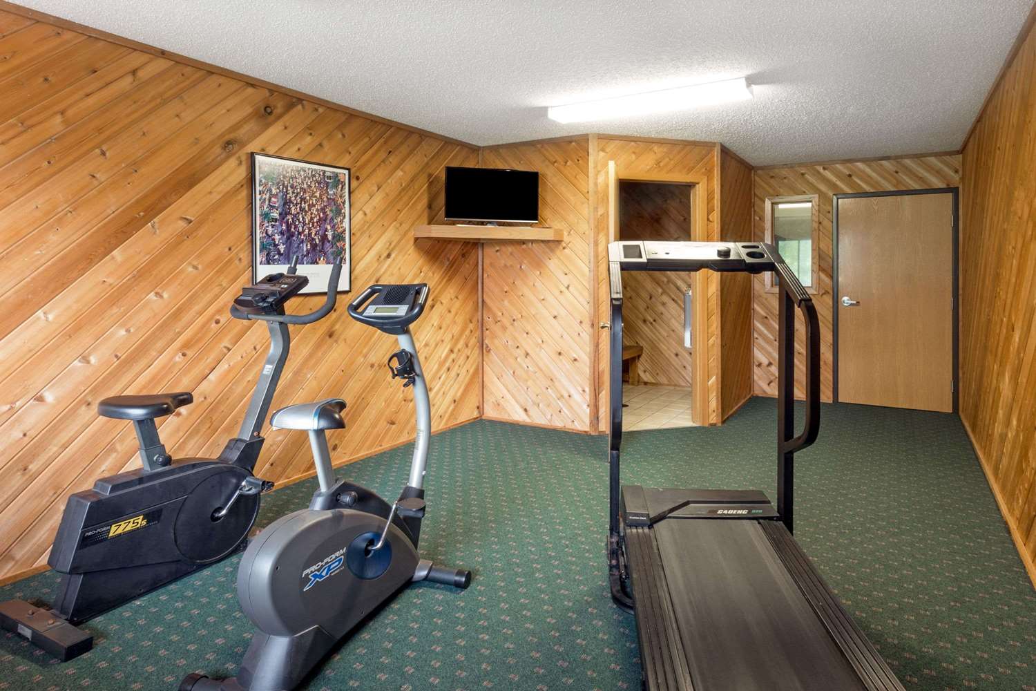 Budget Inn and Suites 12/16
