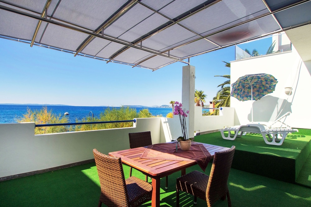 Beachfront Villa Mediteran 26/50