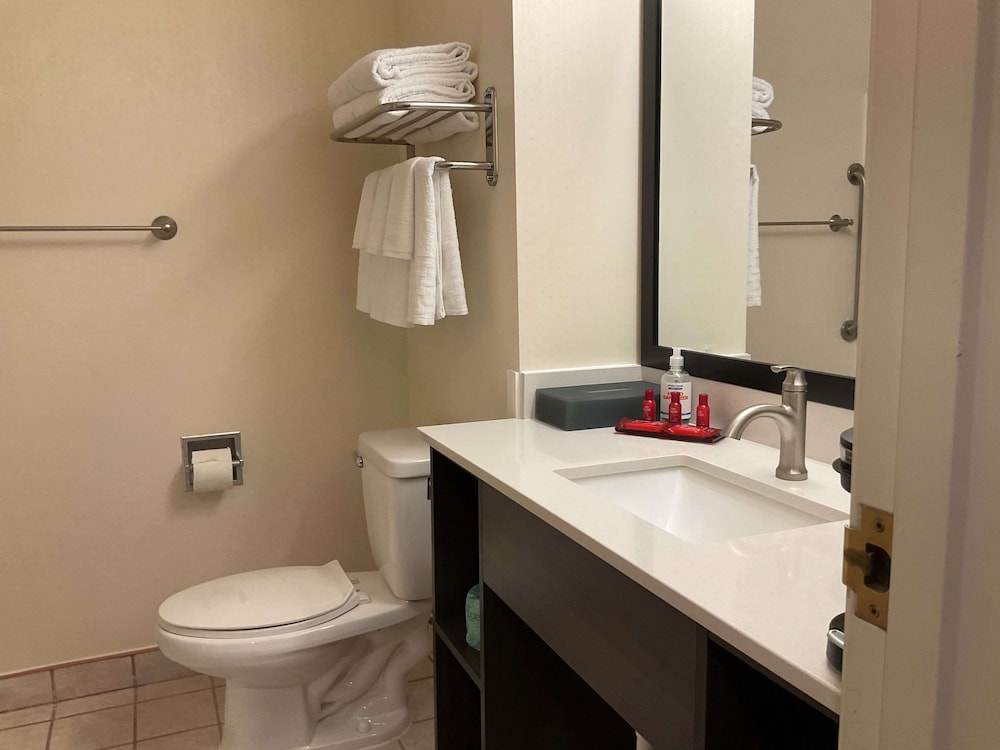 SureStay Plus Hotel by Best Western SeaTac Airport 6/30