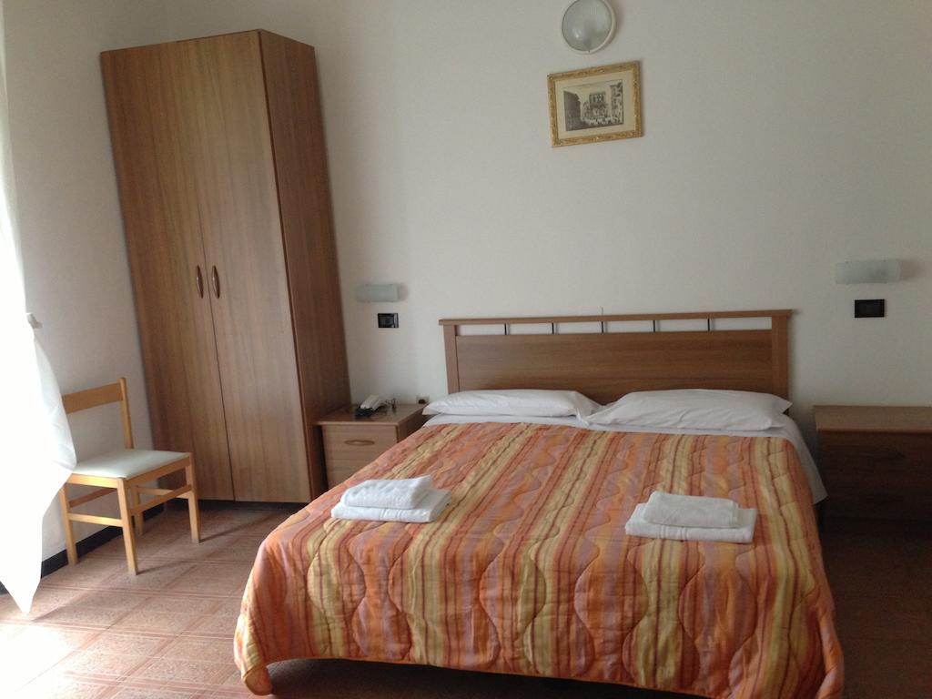 Hotel Villa Elisa 5/15