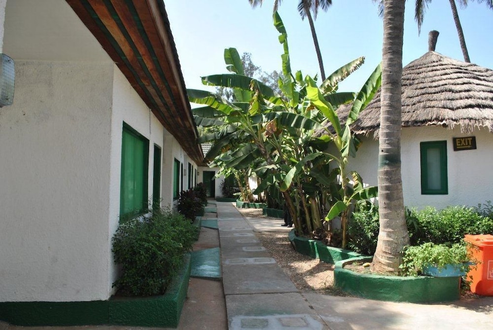 African Village Hotel 8/9