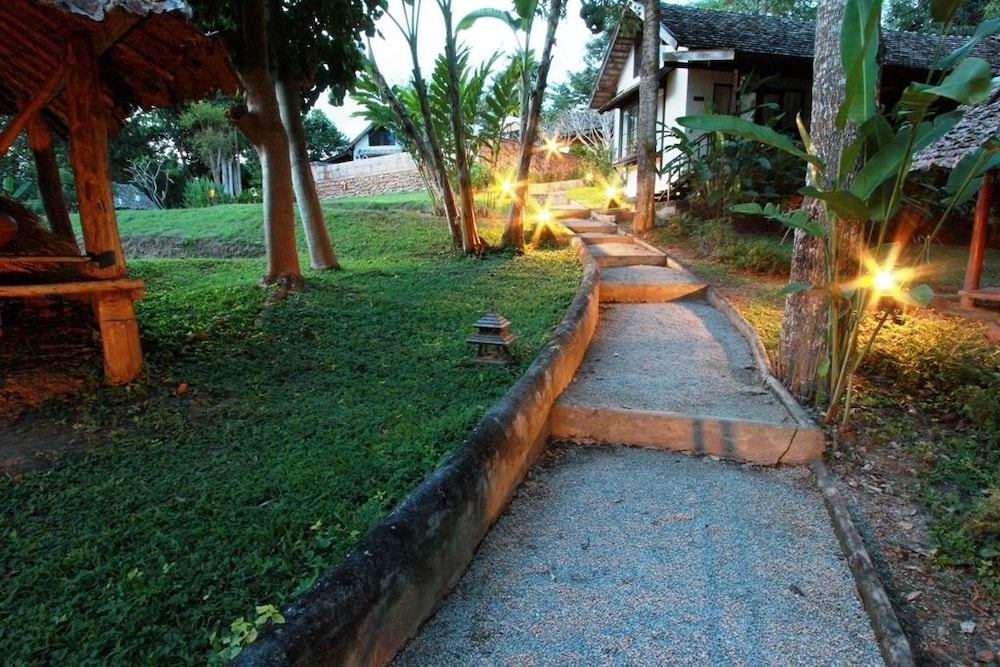 Baanrai Lanna Resort 9/57