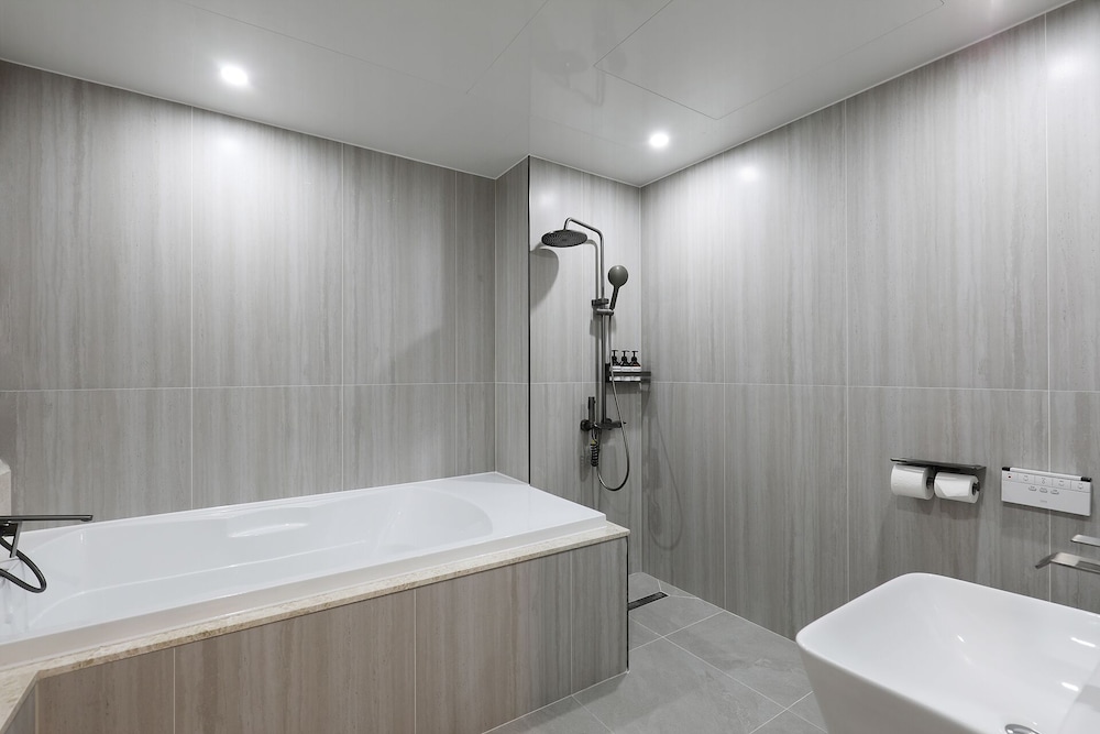 Carlton Hotel 62/62