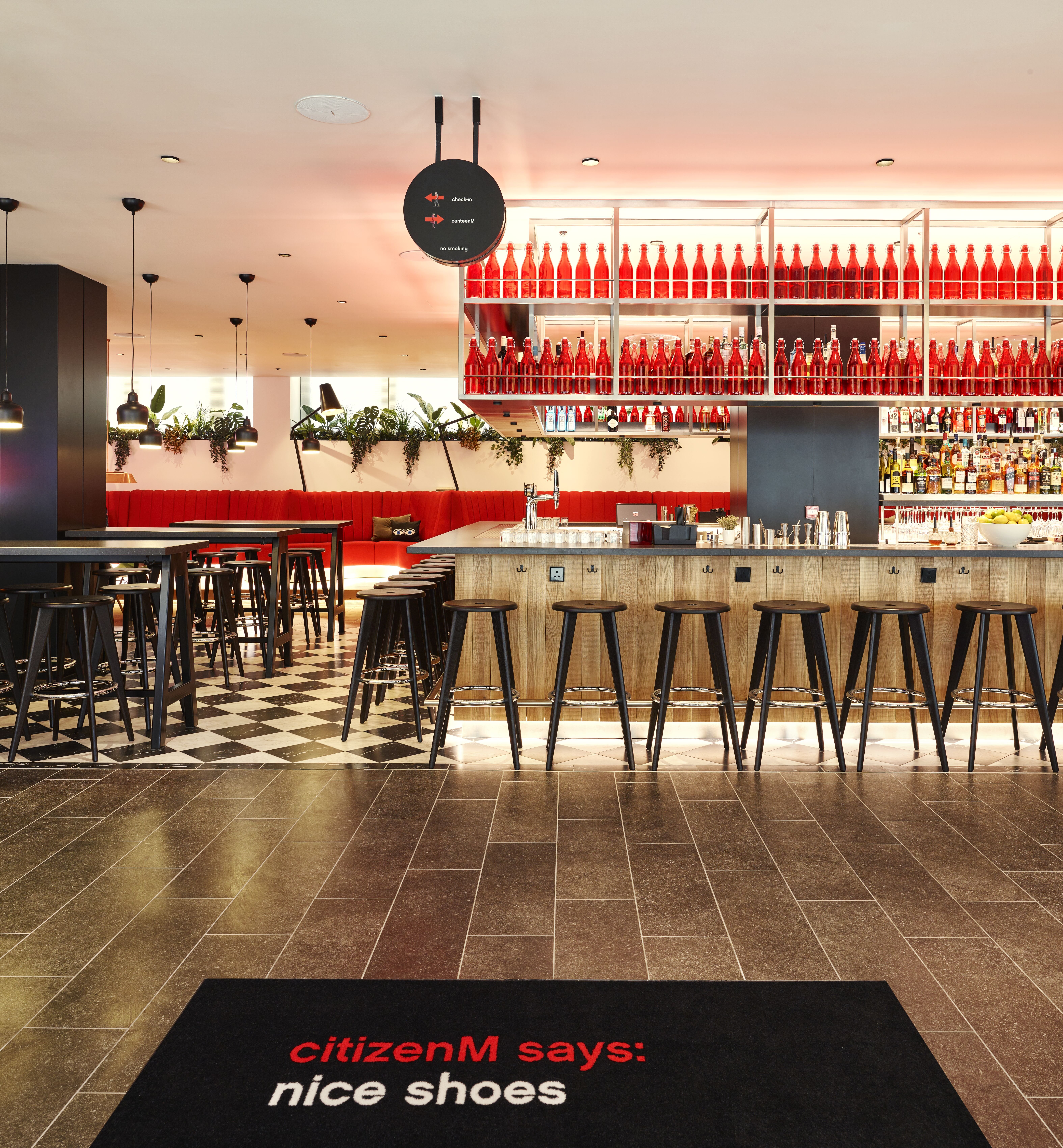 citizenM London Victoria Station 14/23