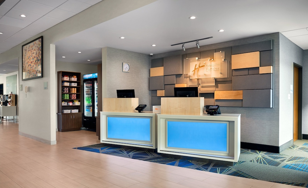 Holiday Inn Express Lake Park 8/41