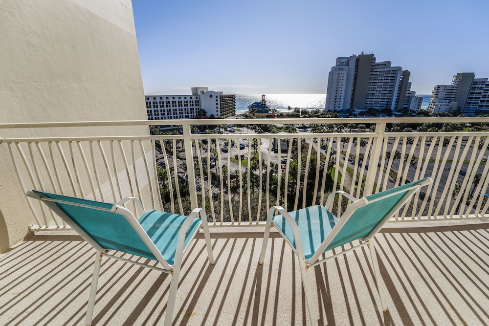 Luau Resort by Panhandle Getaways 27/50