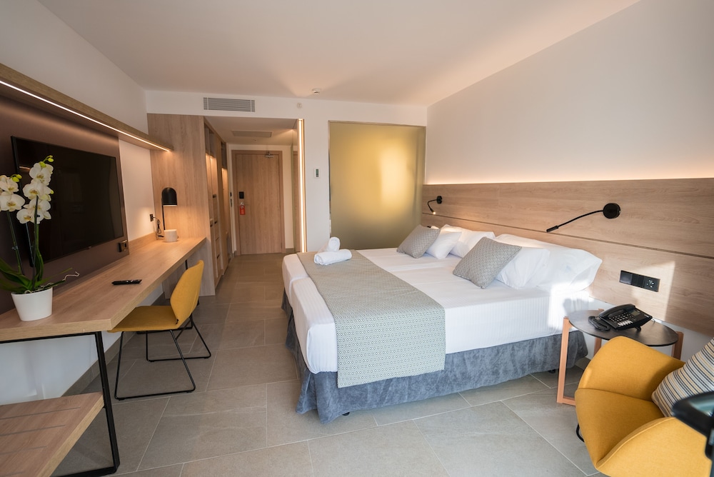 Morlans Suite Hotel Adults Only 8/51