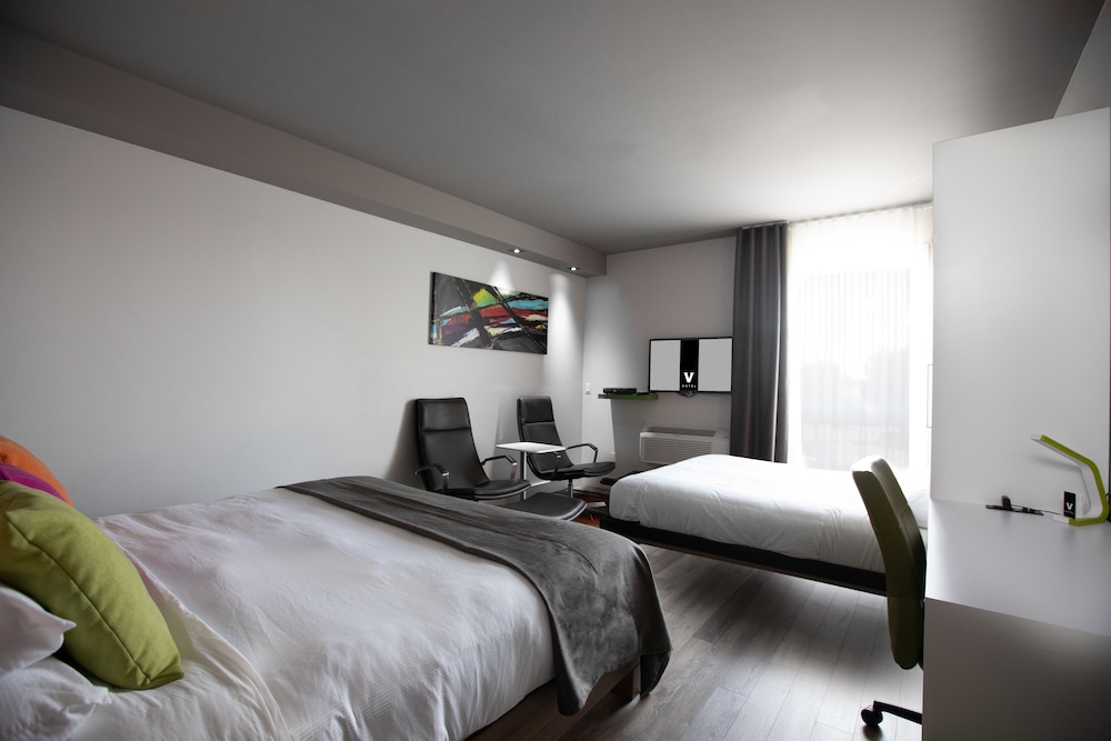 King Bed, 1 Queen and 1 Murphy Bed, Queen Murphy Bed