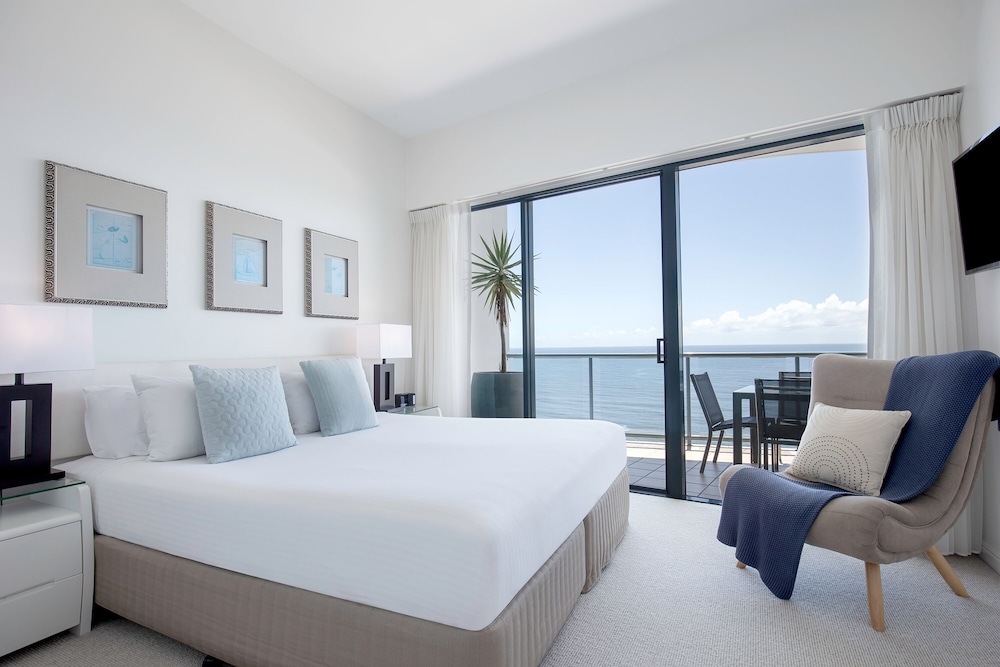 Mantra Mooloolaba Beach 10/72