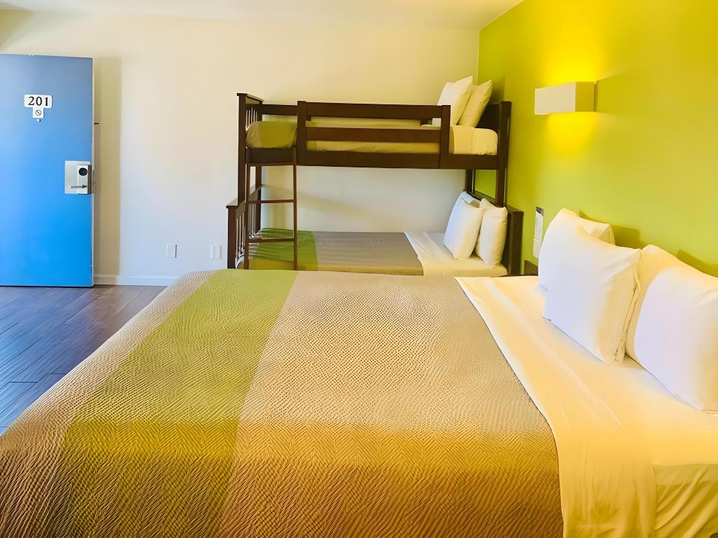 Room, King Bed, Bunk Bed