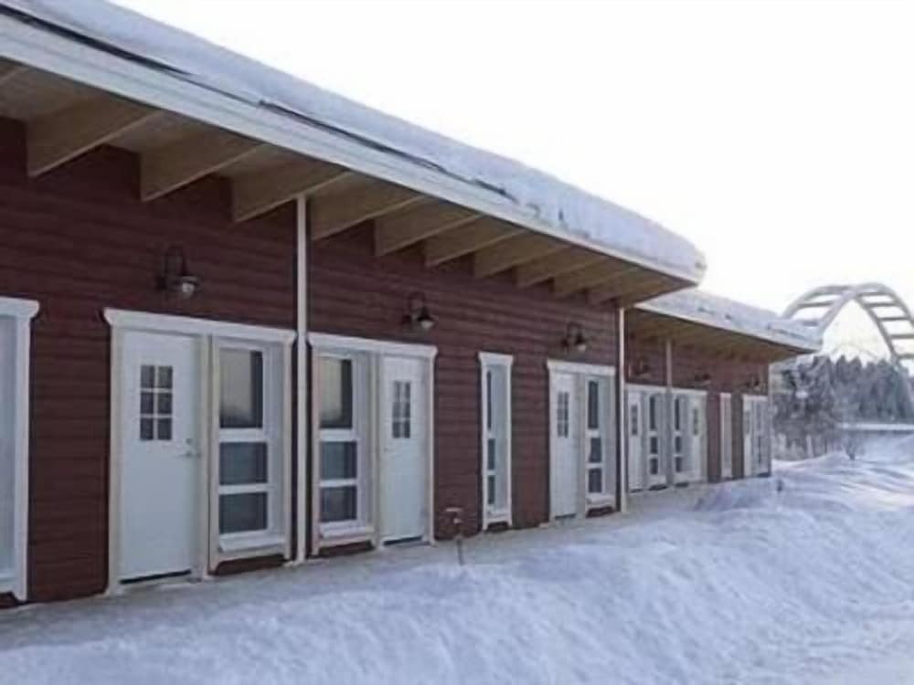 Lappeasuando Lodge 2/33