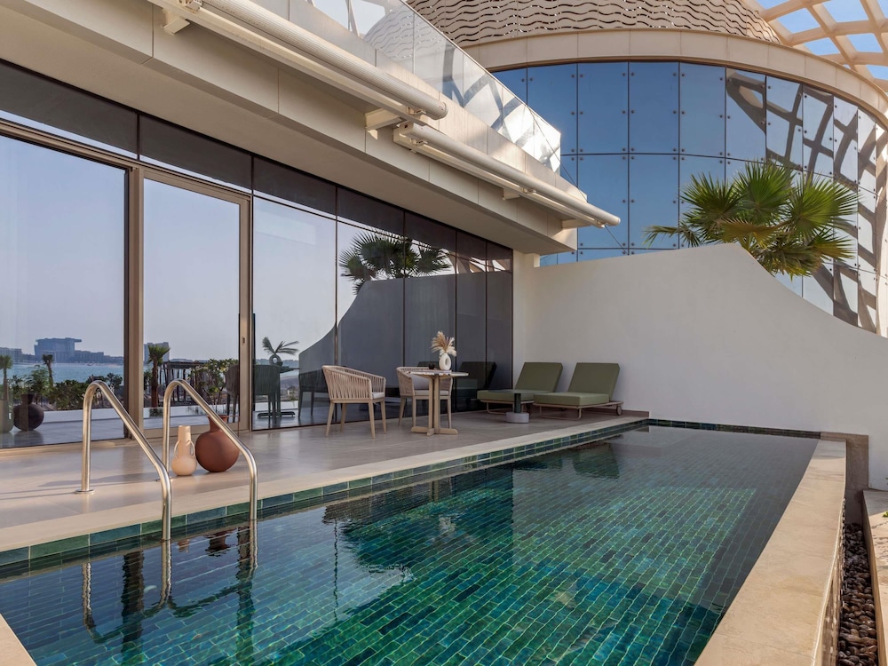 SO/RAS AL KHAIMAH ADULTS ONLY 13 24/55