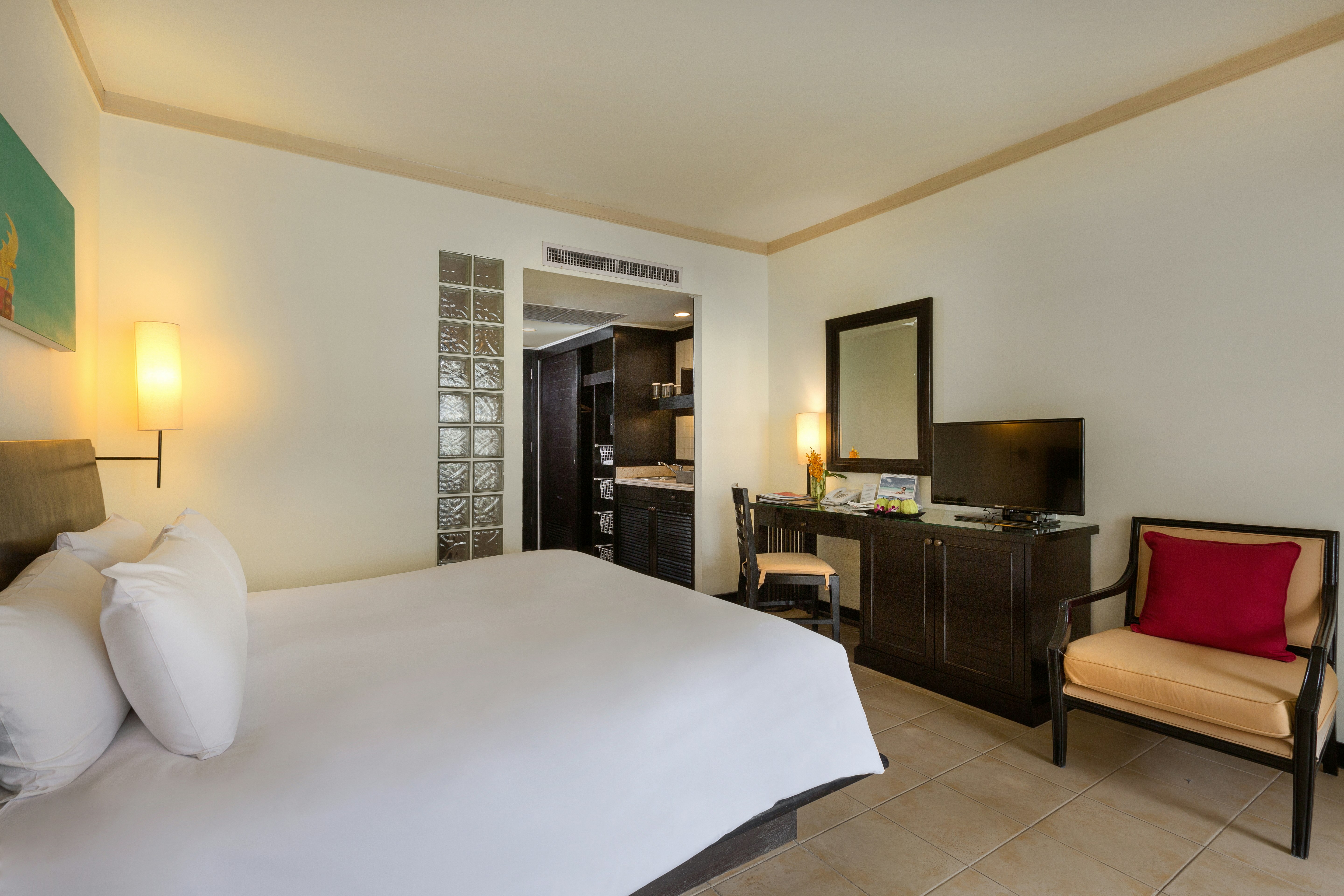 DELUXE, TWIN BEDS, GARDEN VIEW