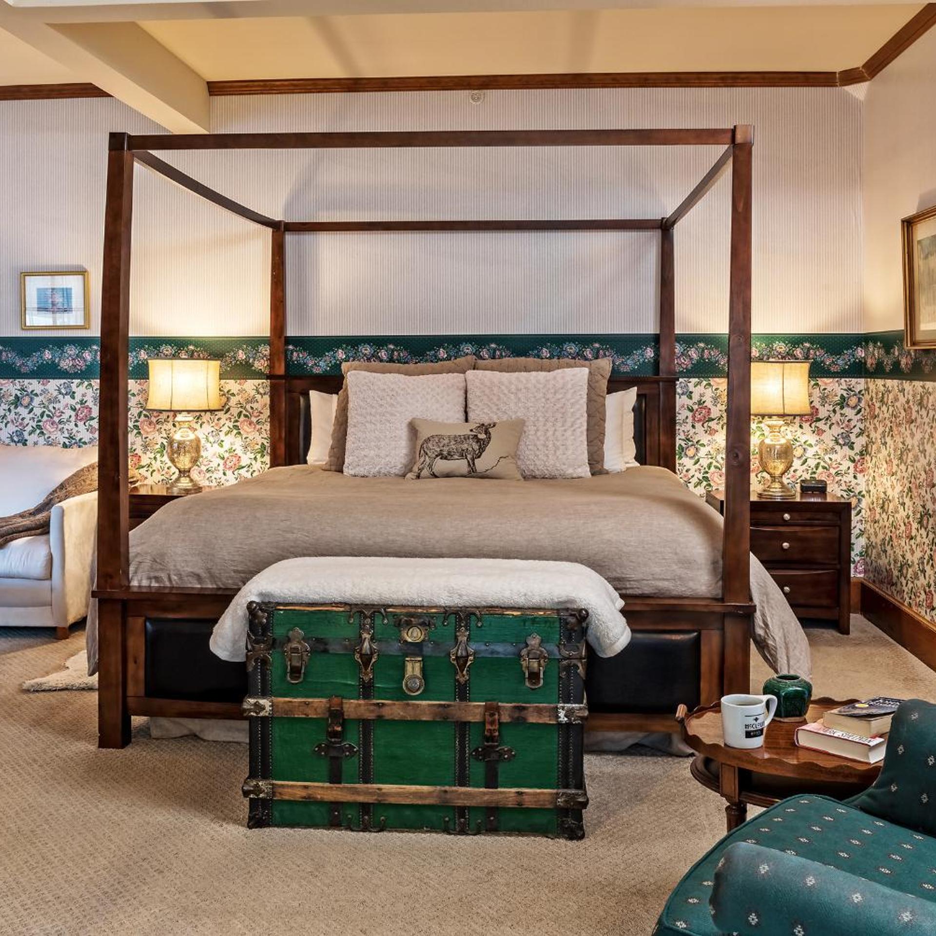 McCloud Hotel 7/50