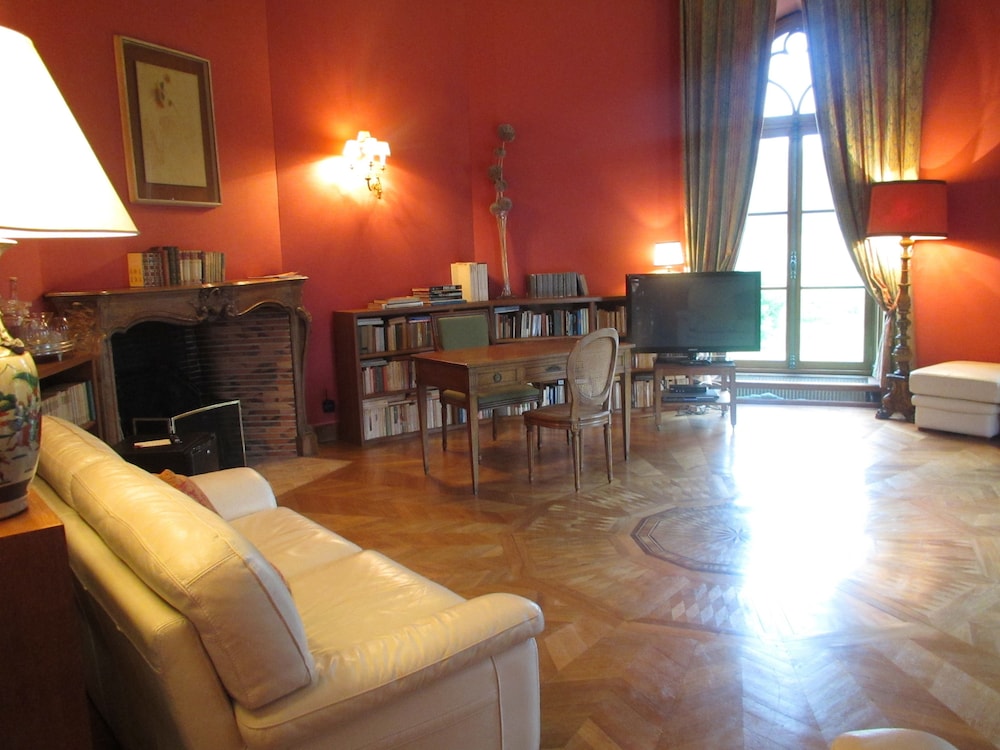 Chateau De Vauloge 17/30