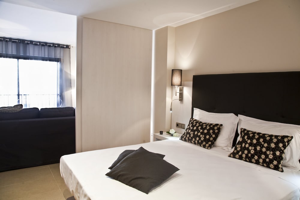 Up Suites Bcn 11/44