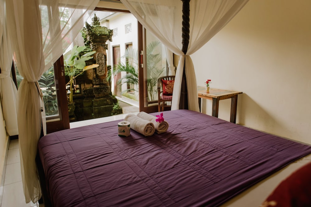 Nyoman Warta Accommodation 12/25
