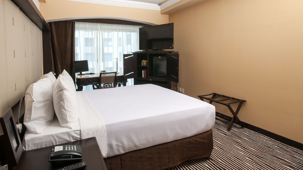 Room, Queen Bed