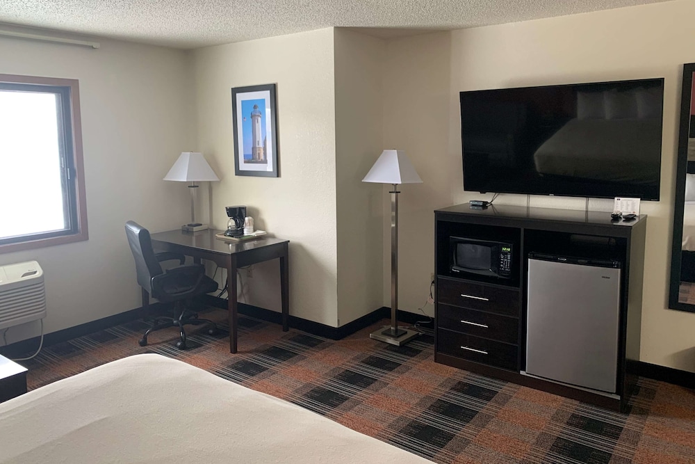Baymont by Wyndham Waupun 30/31