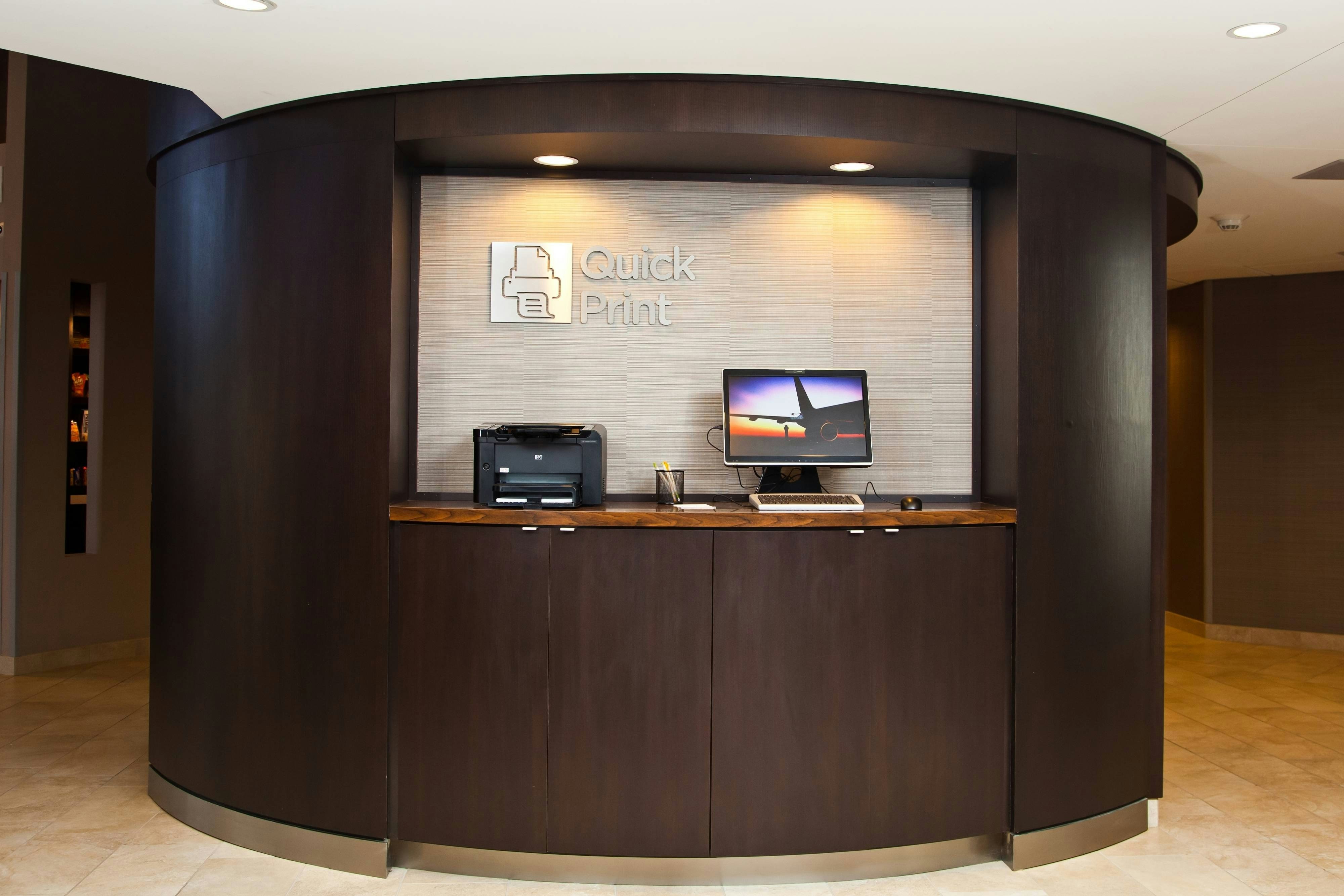 Courtyard By Marriott La Crosse 2/23