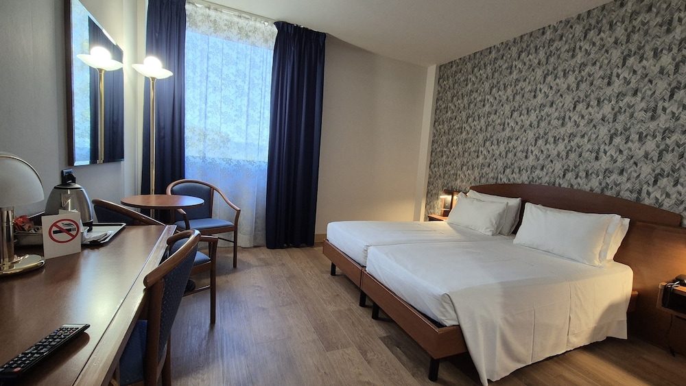 1 BEDROOM, COMFORT, DOUBLE OR TWIN BED