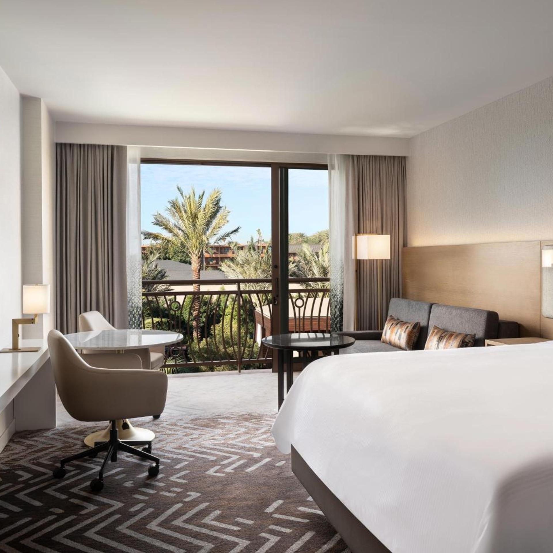 Guest Room, King Bed, Park View, Sofa
