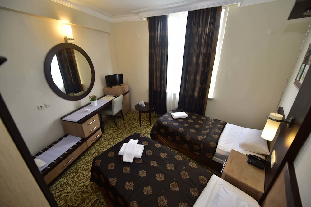 Topkapi Hotel 50/69