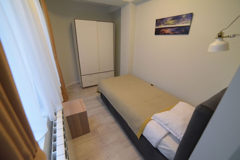 Garni House 46 54/68