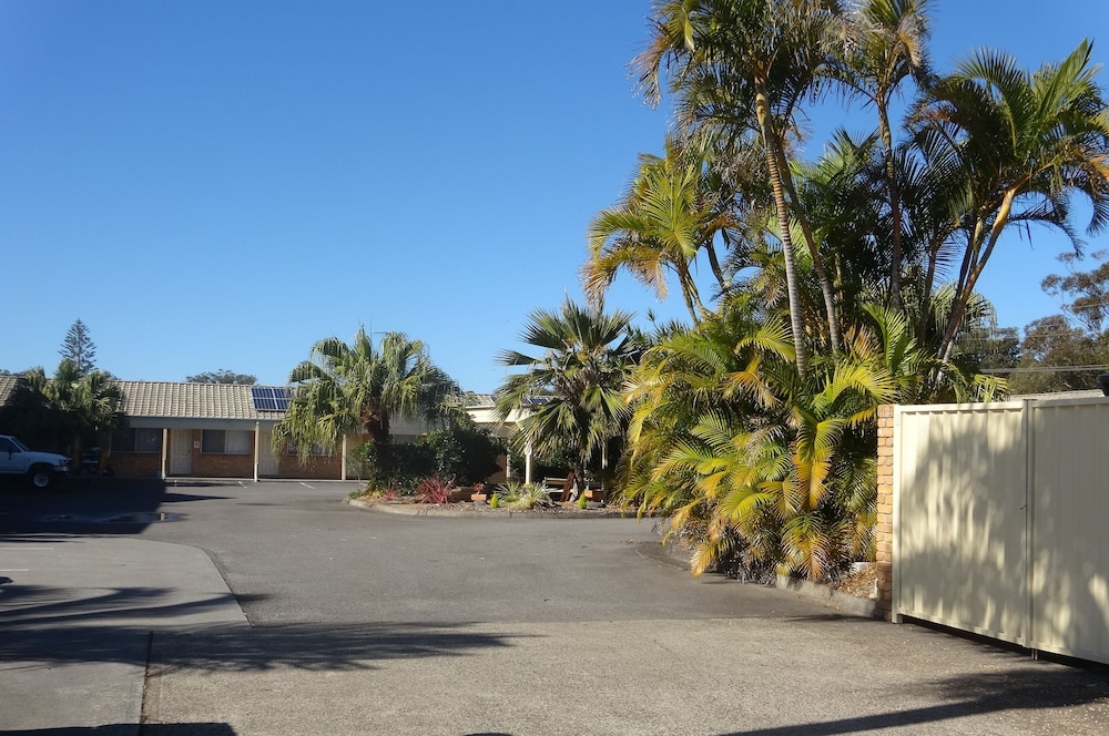 FORSTER PALMS MOTEL 4/50