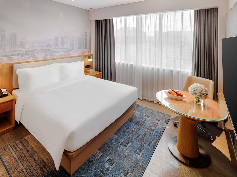 Novotel Shenzhen Bantian 7/50