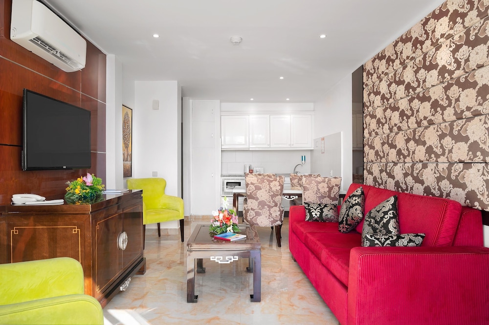 Monicca Collection Suites and Residences 53/74