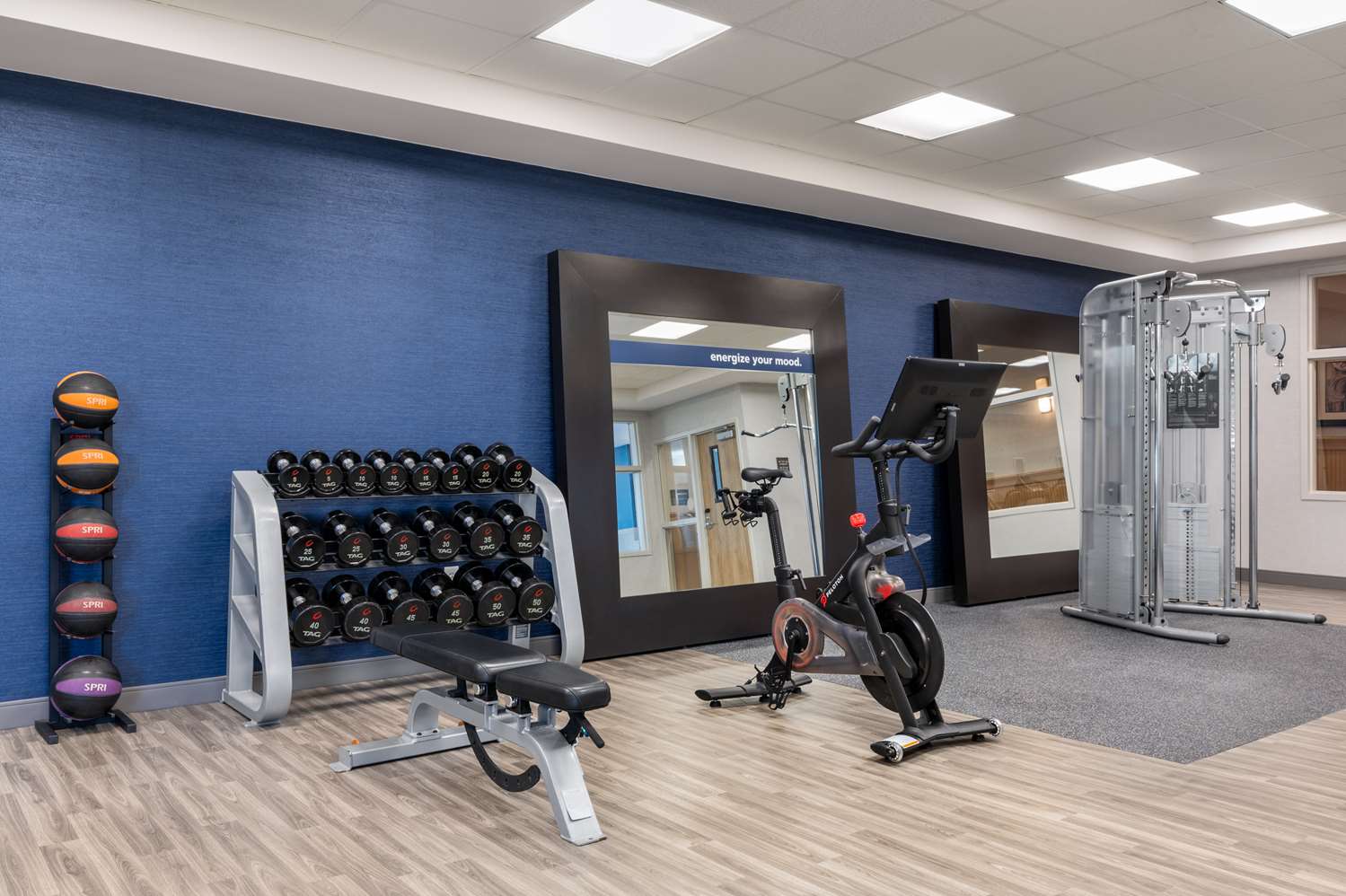 Hampton Inn Suites Dodge City 26/38