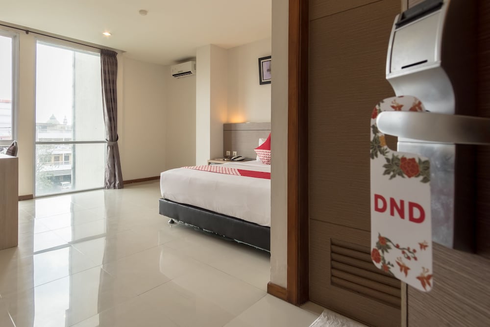 Oyo 319 Putra Mulia Hotel 20/32