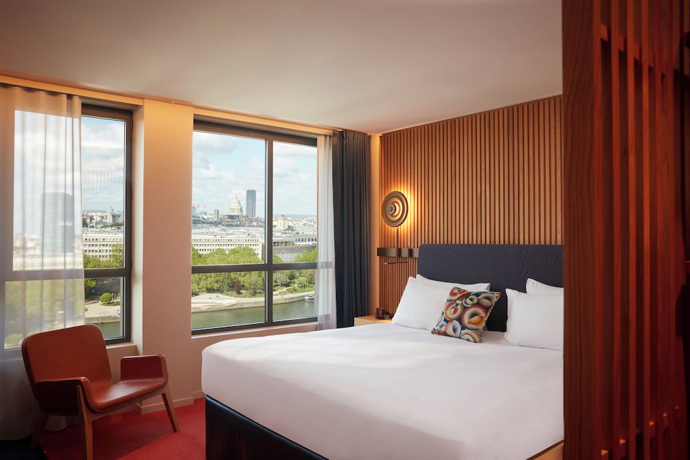 Iconic, Double or Twin Bed, Eiffel View, River and Tower View