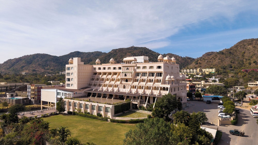Via Lakhela Resort & Spa 6/50