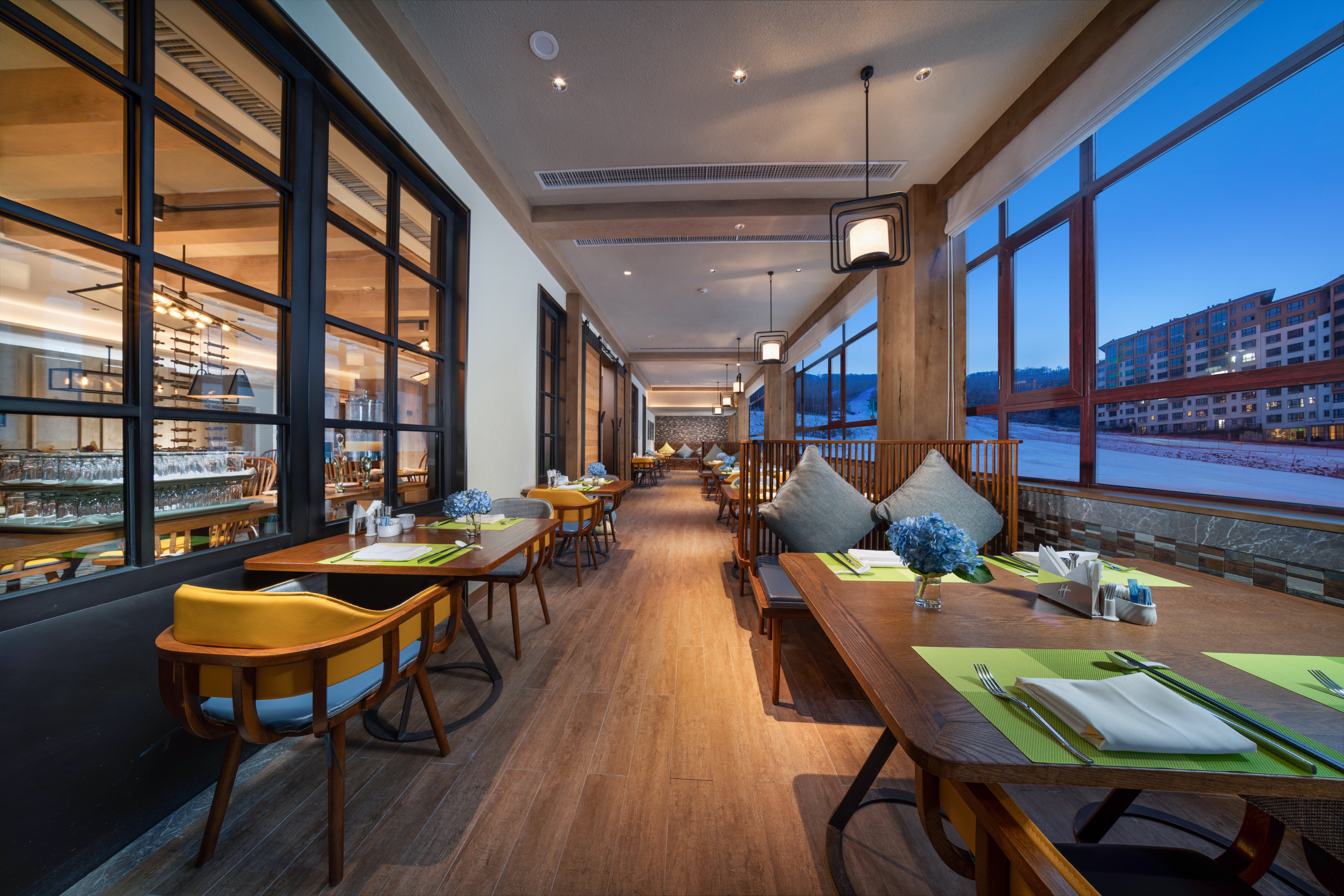 Holiday Inn Jilin Beidahu 53/75