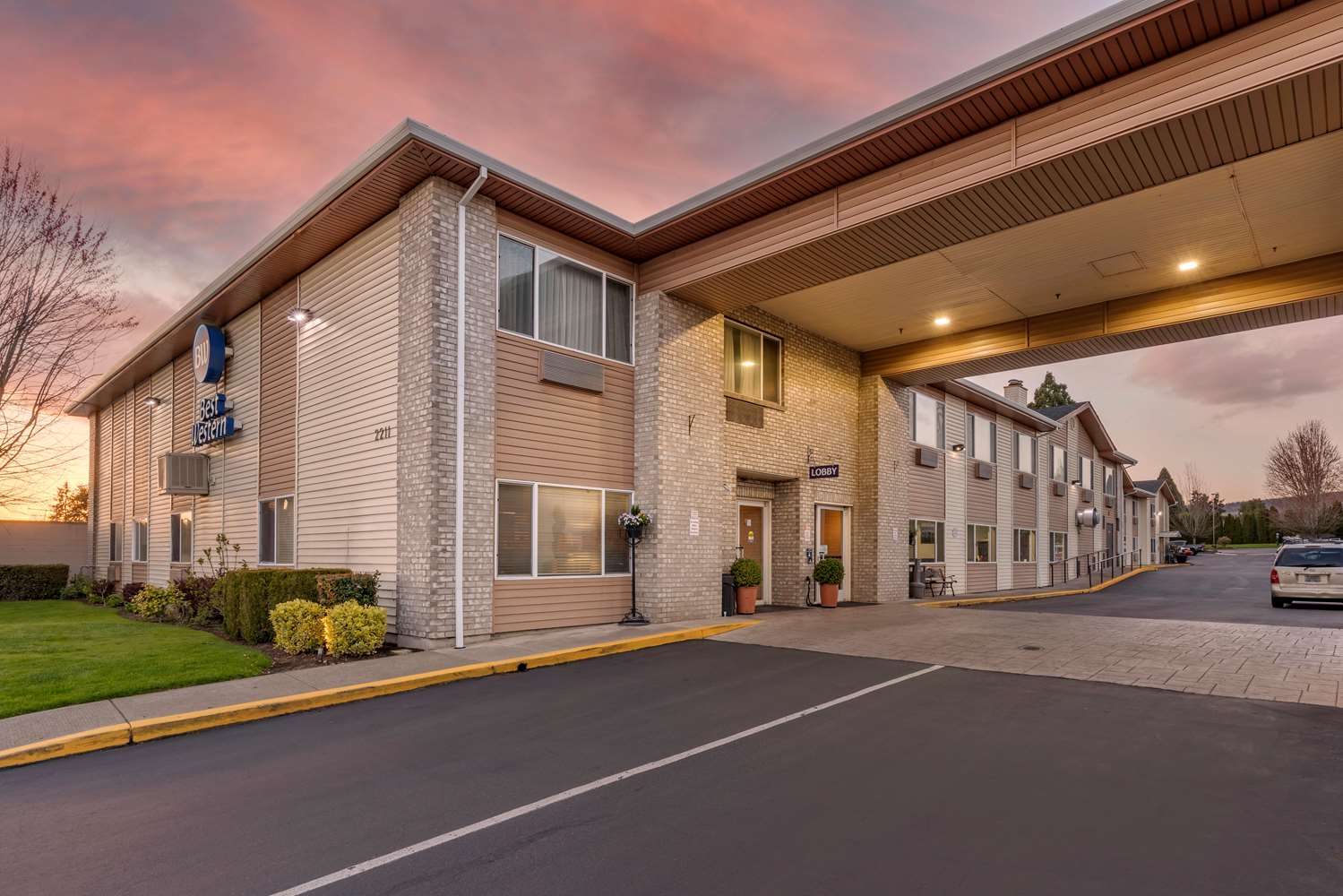 Best Western Newberg Inn 16/17