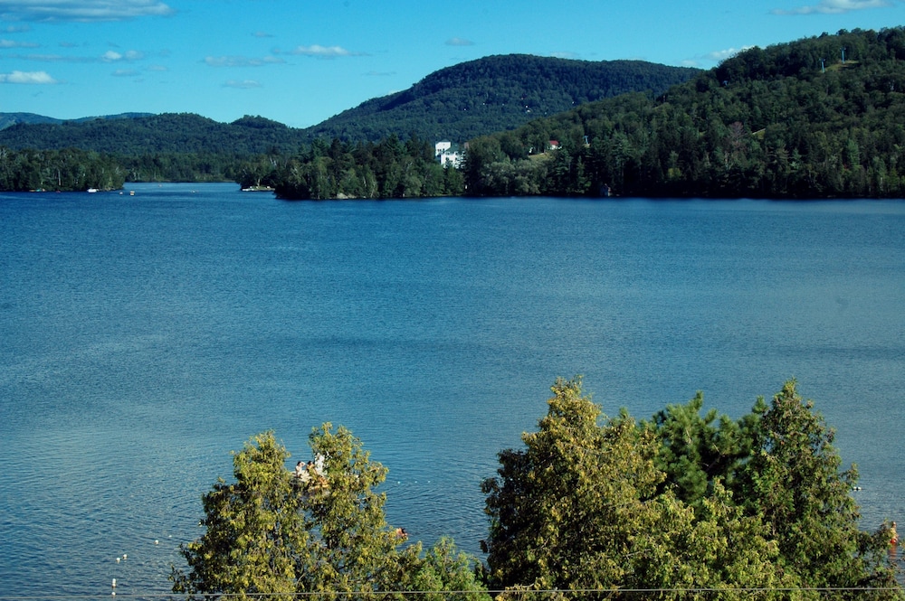 LE GRAND LODGE MONT-TREMBLANT 65/69