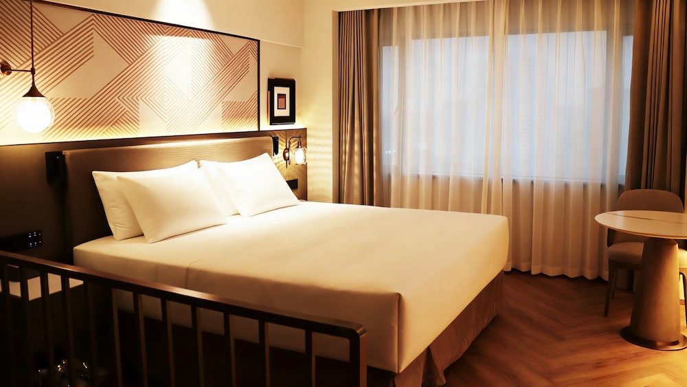 Suite, King Bed, Murphy Bed، Crowne Plaza City Center Ningbo 4/5