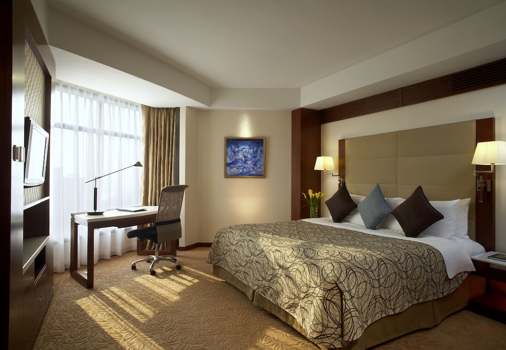 Shangri-La Shenzhen 15/50