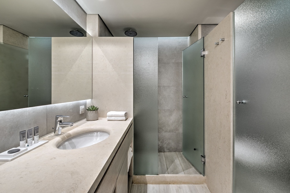 Amada Colossos Resort 73/75