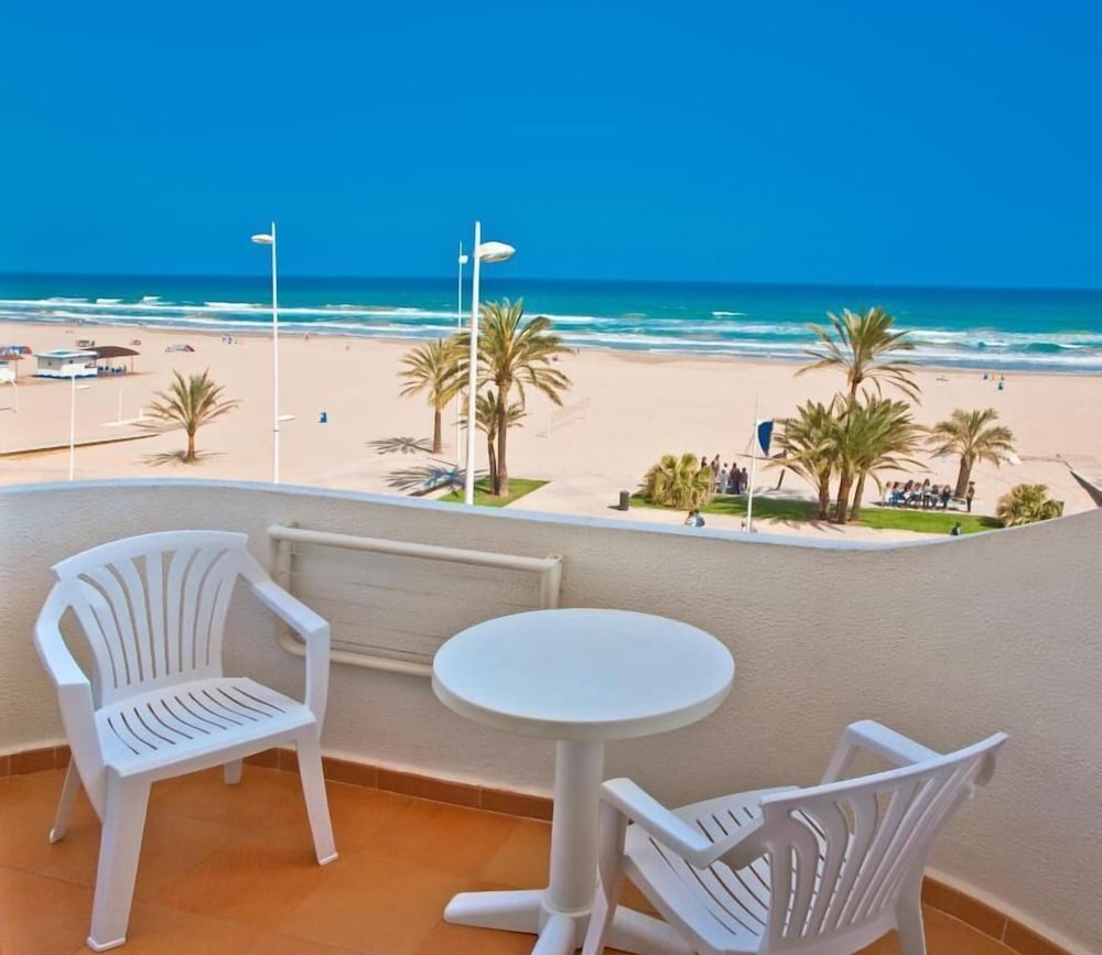 RH Riviera - Adults Only 24/34