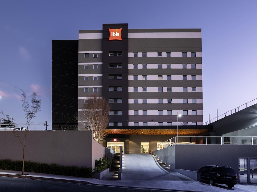 Ibis Botucatu 2/50