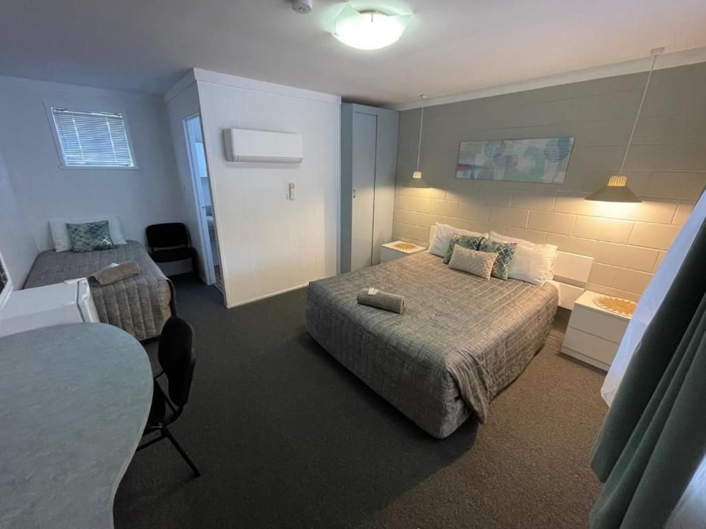 Hatton Vale Motel 23/41